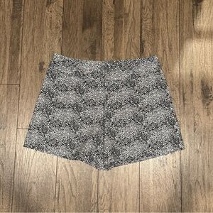 Margaret M slimming shorts, size medium